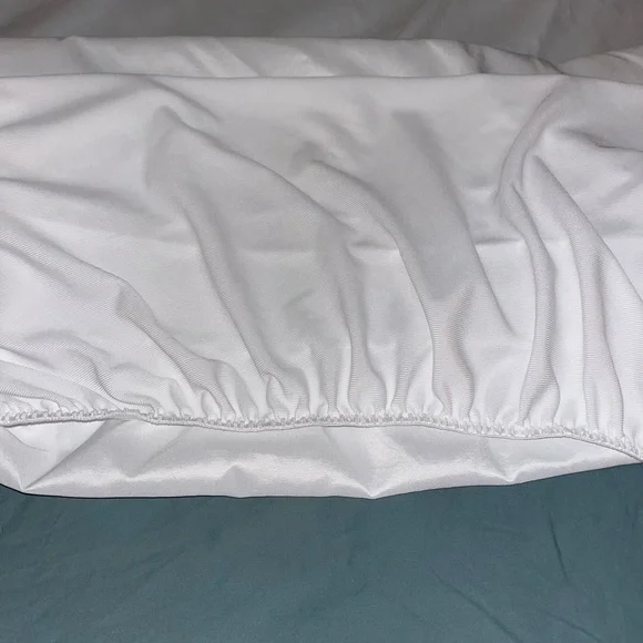 Luxurious Twin, Extra Long Fitted Mattress Cover - Picture 4 of 7